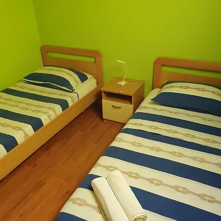 Apartment Cintya *