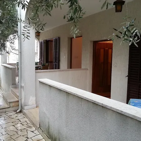Cintya Apartment *