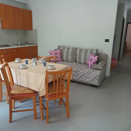 Apartment Cintya *